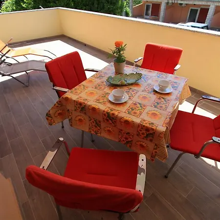 Apartman Sanmar *